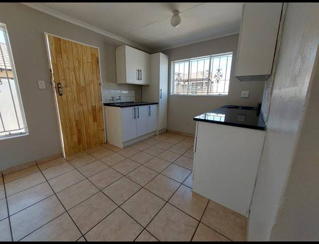 3 BEDROOM HOUSE FOR SALE IN LOTUS GARDENS